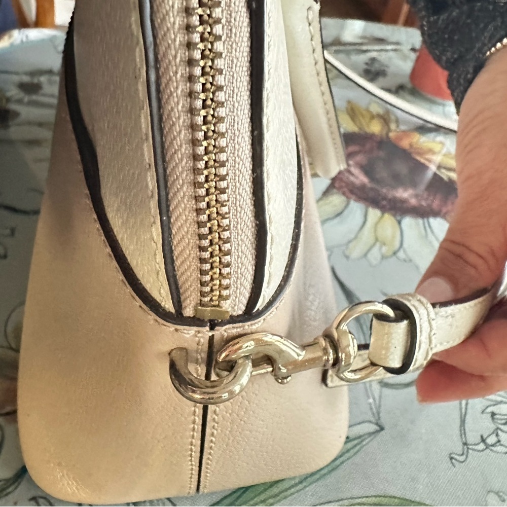 Kate Spate Beige and cream Satchels Bag in good condition - Picture 11 of 15